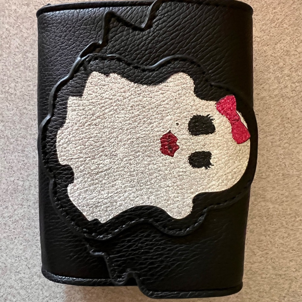 Betsey Johnson Kitsch Black Ghouls
Bifold Wallet Ghost
